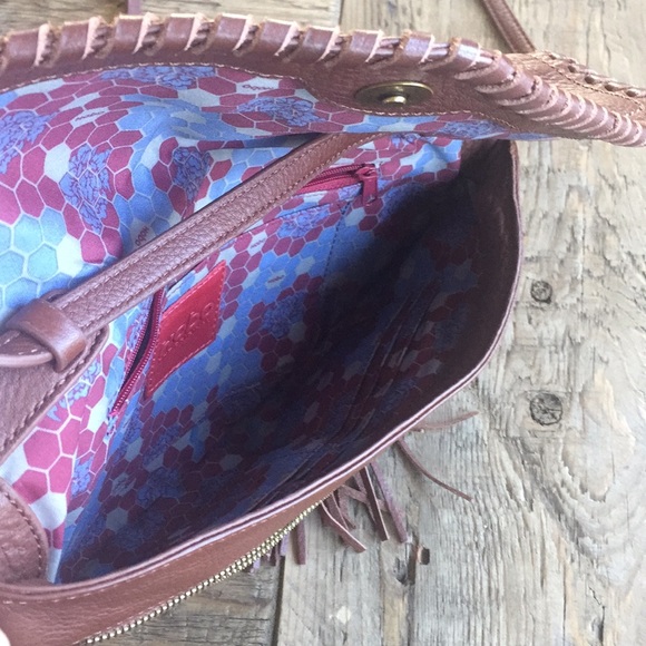 Hobo Windy in Brandy Color - Picture 3 of 4